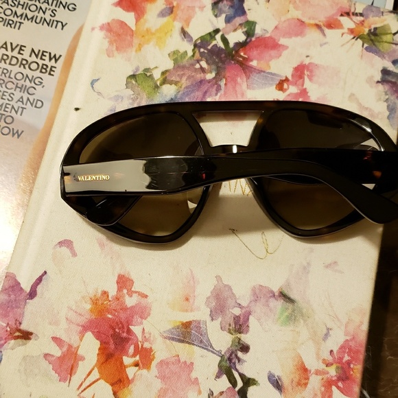 valentino goggles price